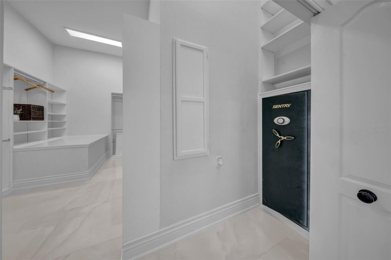 124 Leeward Island, Clearwater Beach, FL 33767 Photo