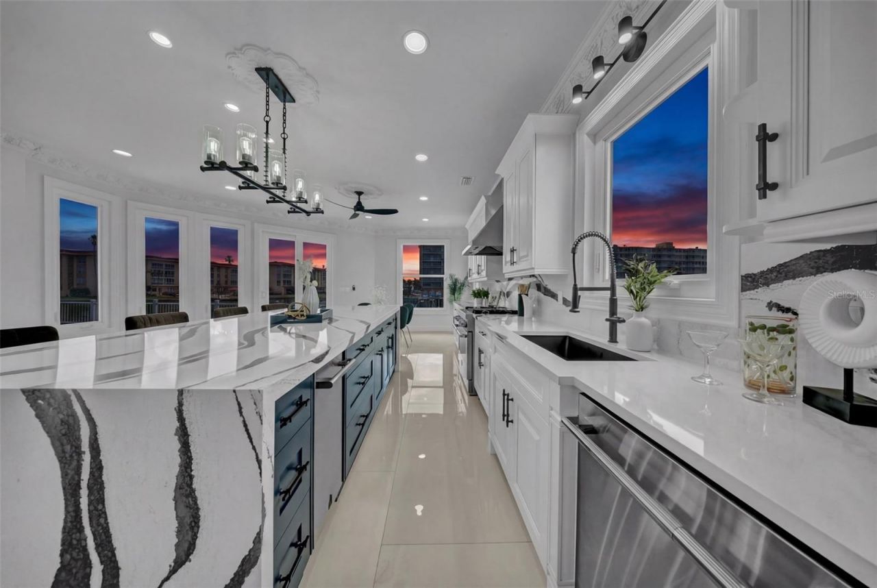 124 Leeward Island, Clearwater Beach, FL 33767 Photo