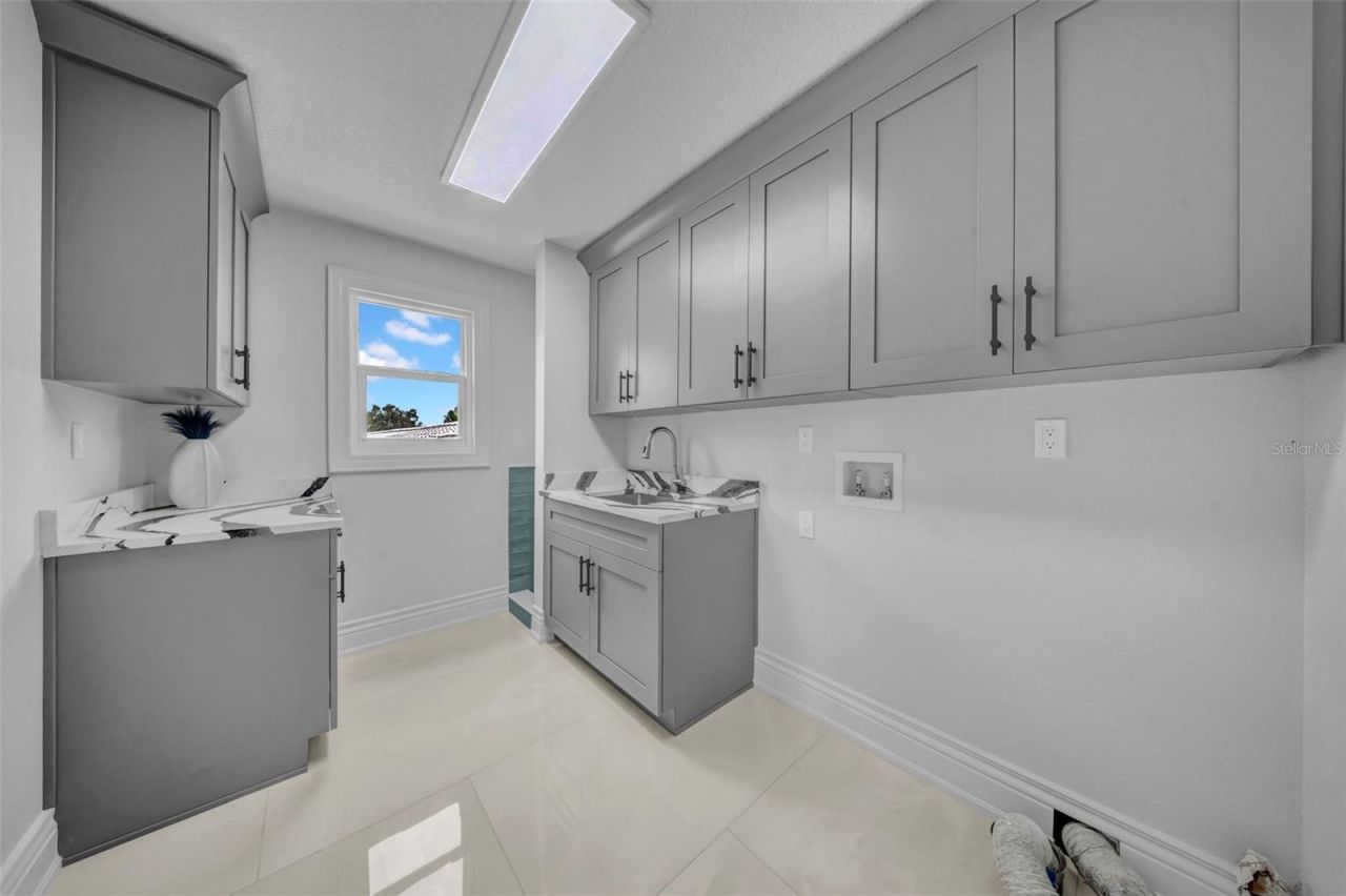 124 Leeward Island, Clearwater Beach, FL 33767 Photo