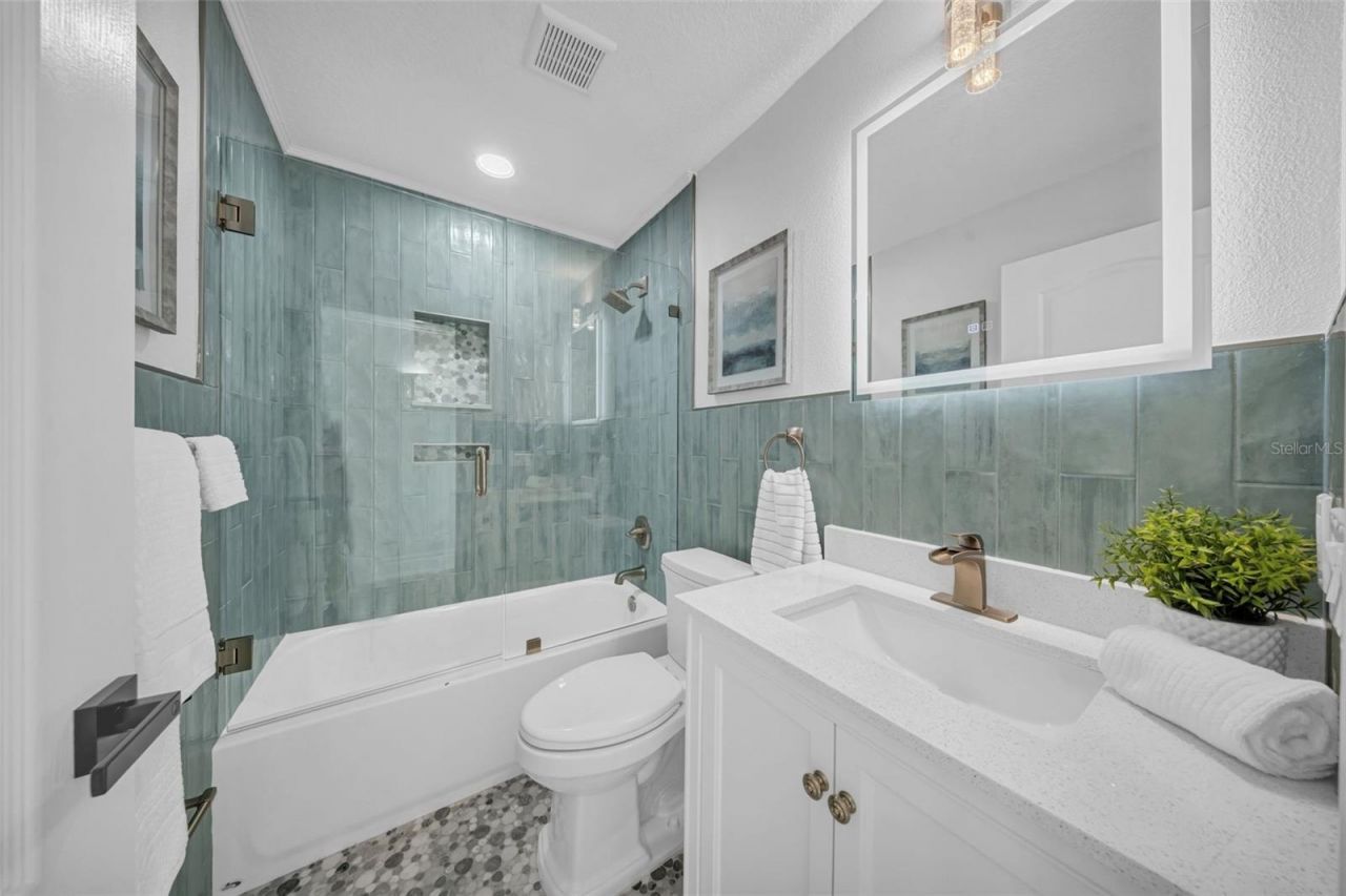 124 Leeward Island, Clearwater Beach, FL 33767 Photo