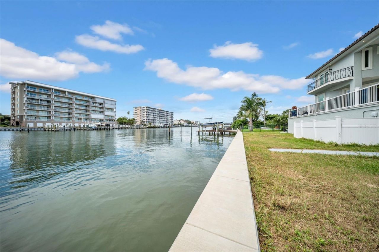 124 Leeward Island, Clearwater Beach, FL 33767 Photo