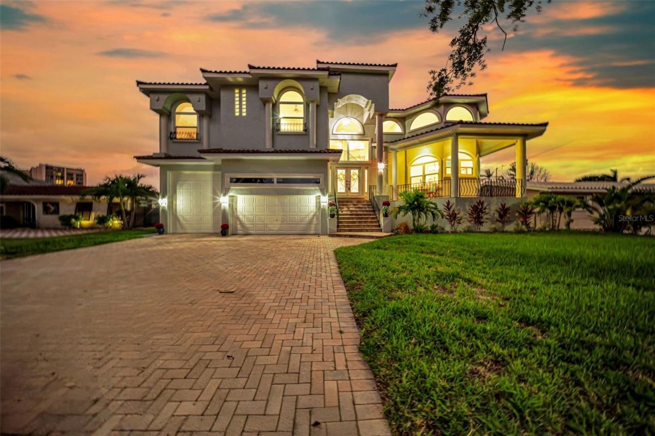 124 Leeward Island, Clearwater Beach, FL 33767 Photo