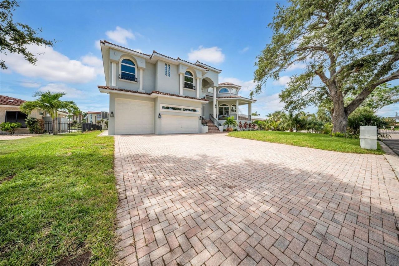 124 Leeward Island, Clearwater Beach, FL 33767 Photo