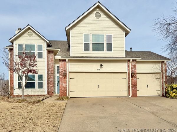 516 S Laurel Avenue, Broken Arrow, OK 74012