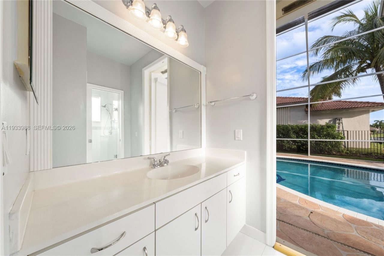 2893 Oakbrook Dr , Weston, FL 33332 Photo