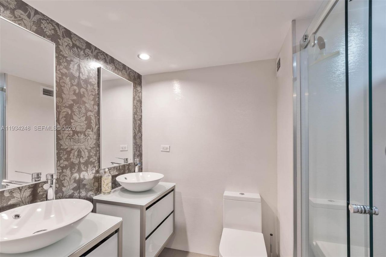 2301 Collins Ave, Unit 507, Miami Beach, FL 33139 Photo