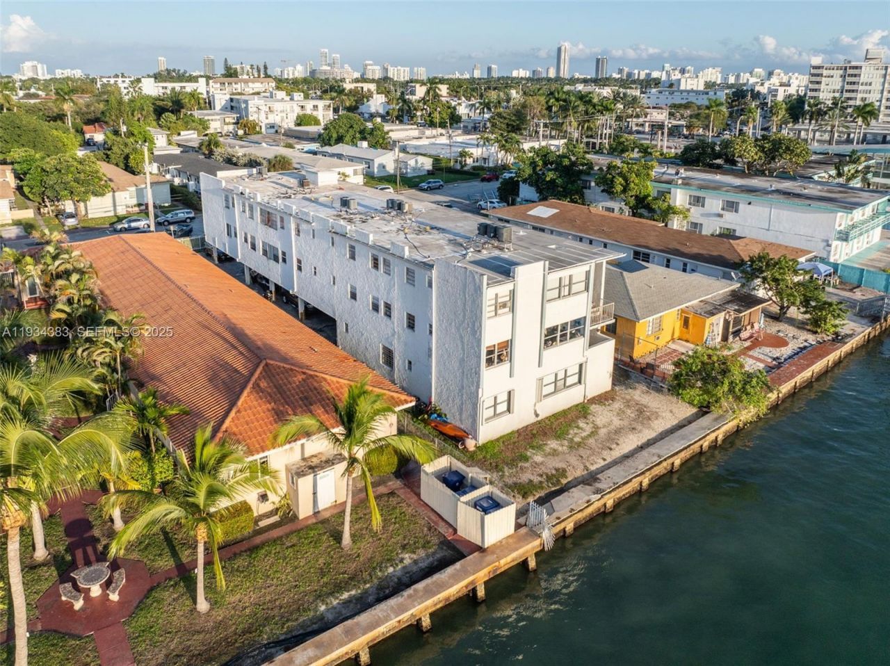 2150 Bay Dr, Miami Beach, FL 33141 Photo