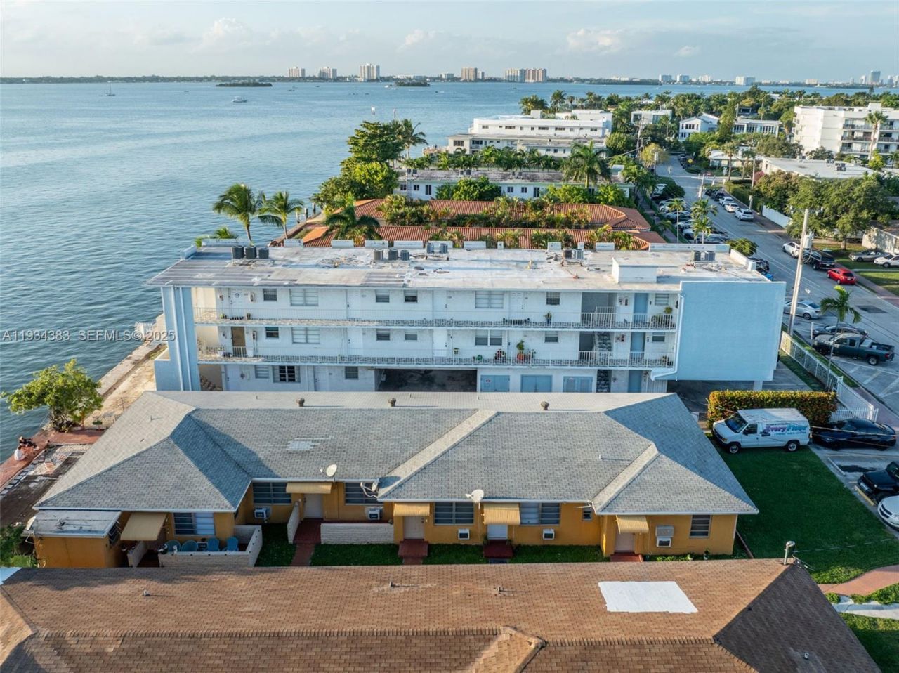 2150 Bay Dr, Miami Beach, FL 33141 Photo