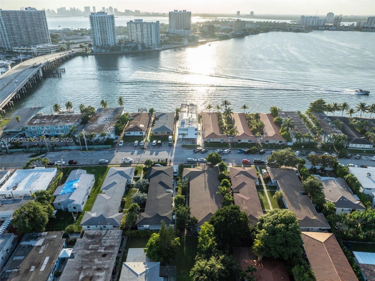 2150 Bay Dr, Miami Beach, FL 33141 Photo