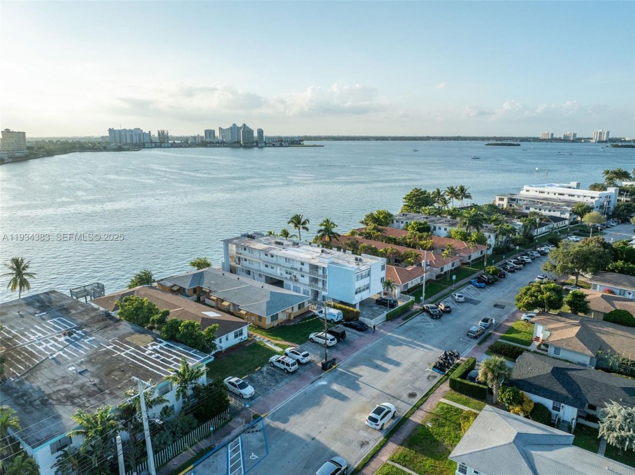 2150 Bay Dr, Miami Beach, FL 33141 Photo