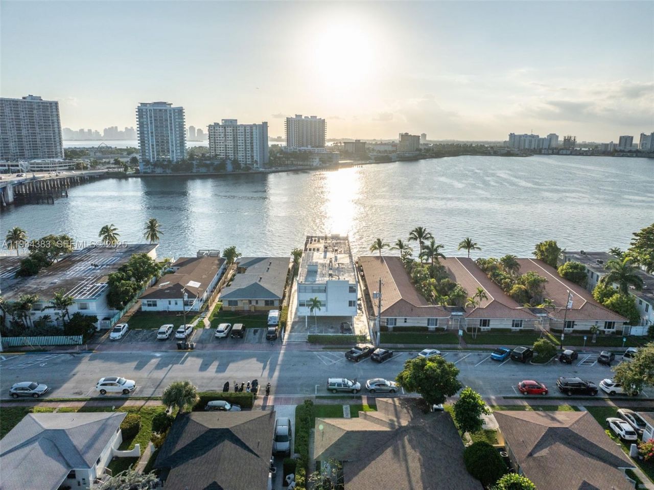 2150 Bay Dr, Miami Beach, FL 33141 Photo