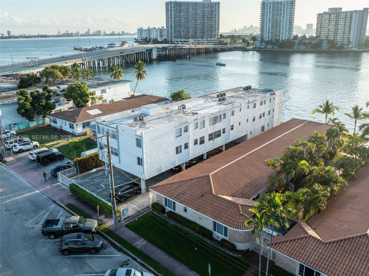 2150 Bay Dr, Miami Beach, FL 33141 Photo