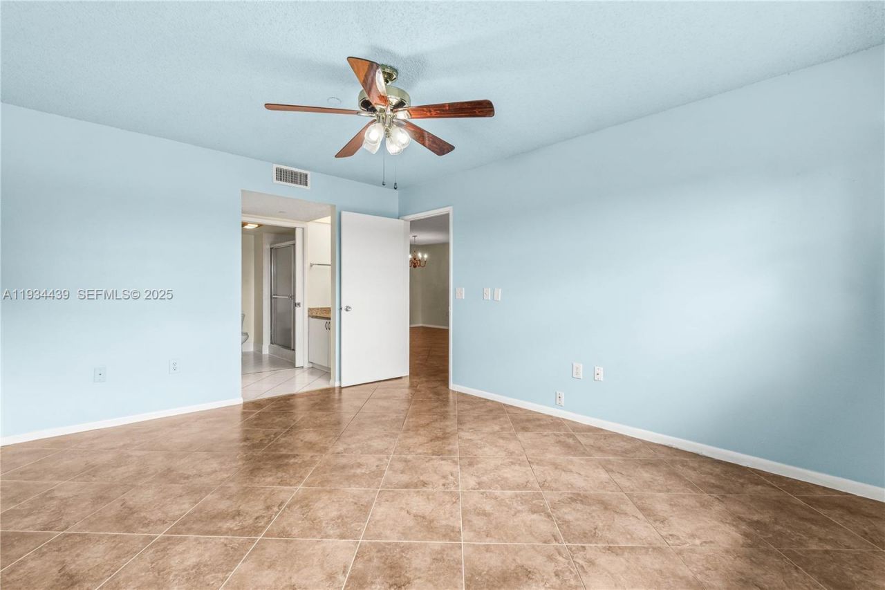 550 SW 138th Ave, Unit 409K, Pembroke Pines, FL 33027 Photo