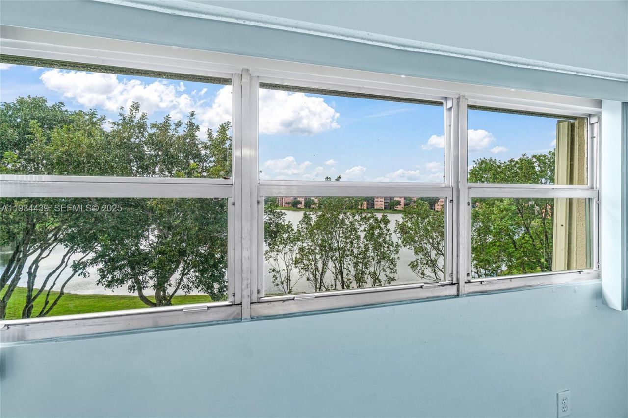 550 SW 138th Ave, Unit 409K, Pembroke Pines, FL 33027 Photo