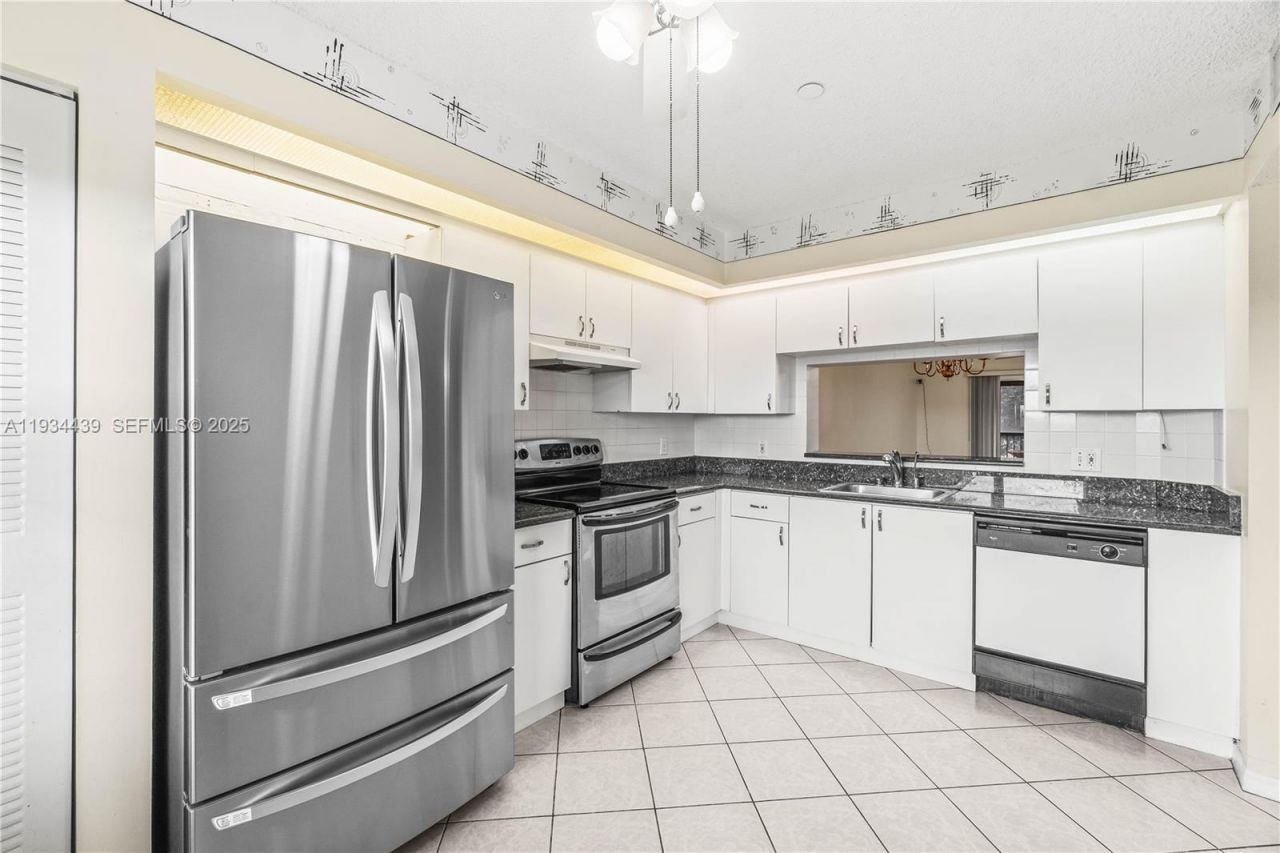 550 SW 138th Ave, Unit 409K, Pembroke Pines, FL 33027 Photo