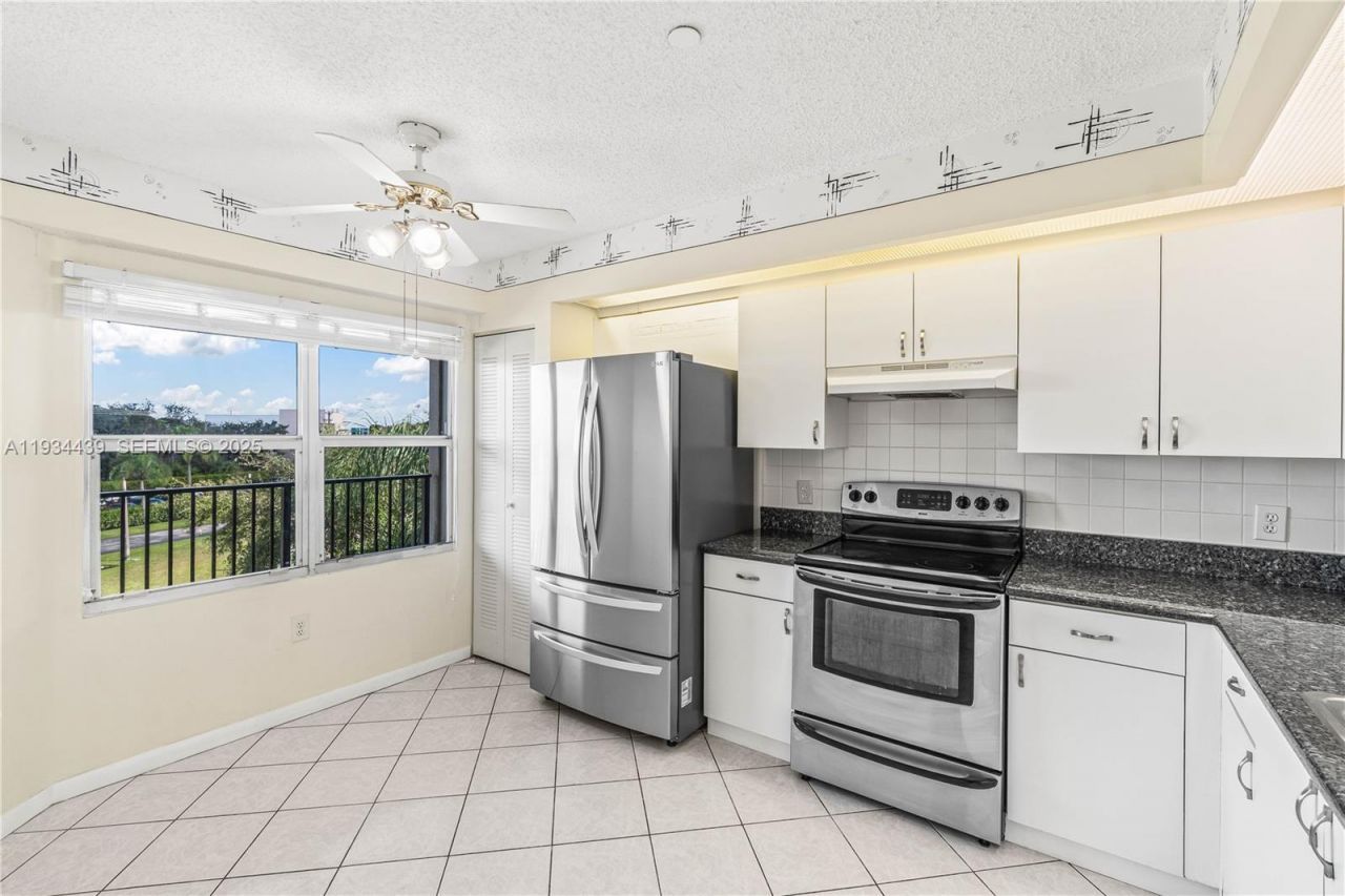 550 SW 138th Ave, Unit 409K, Pembroke Pines, FL 33027 Photo