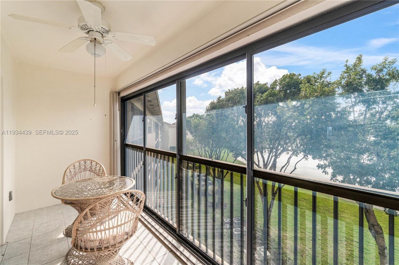 550 SW 138th Ave, Unit 409K, Pembroke Pines, FL 33027 Photo