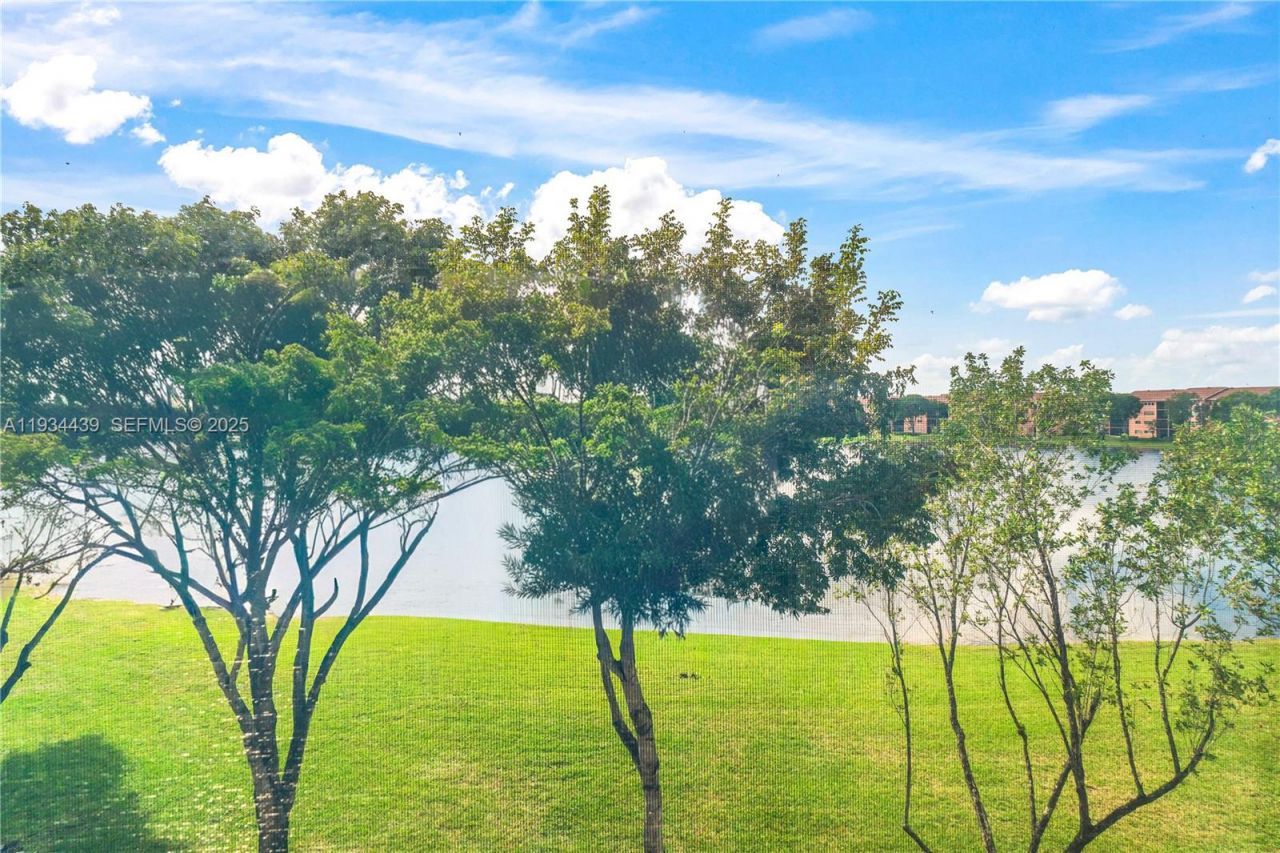 550 SW 138th Ave, Unit 409K, Pembroke Pines, FL 33027 Photo