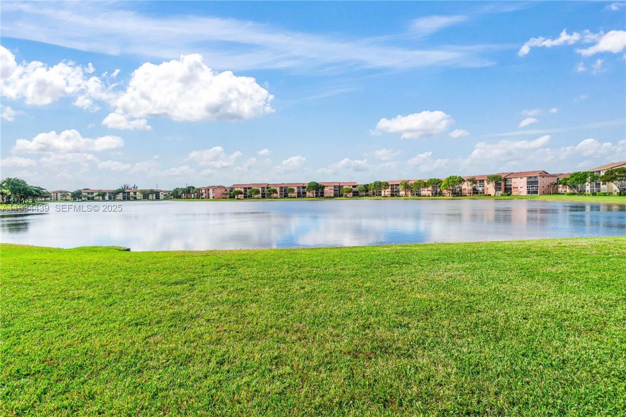 550 SW 138th Ave, Unit 409K, Pembroke Pines, FL 33027 Photo