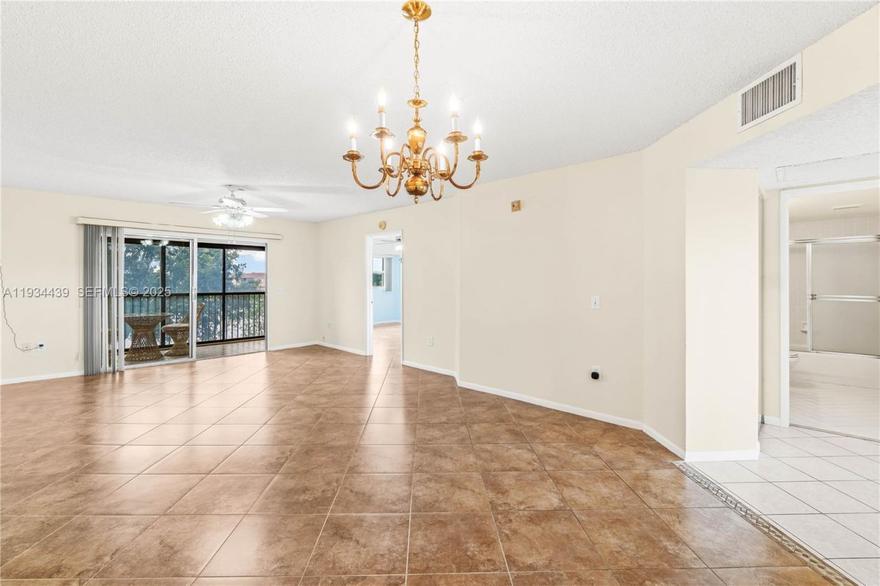 550 SW 138th Ave, Unit 409K, Pembroke Pines, FL 33027 Photo