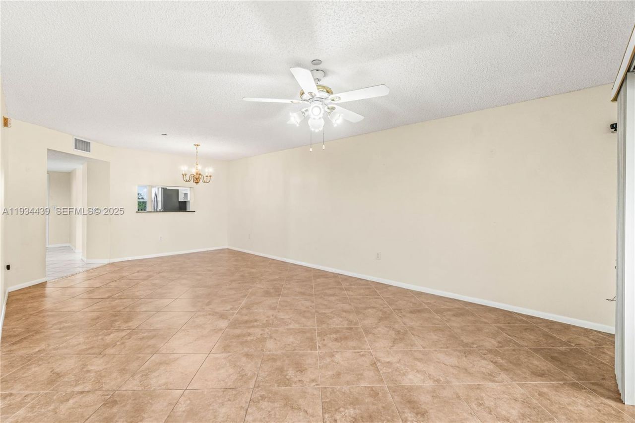 550 SW 138th Ave, Unit 409K, Pembroke Pines, FL 33027 Photo