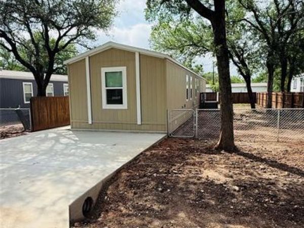 3003 Elmwood Drive, Granbury, TX 76048