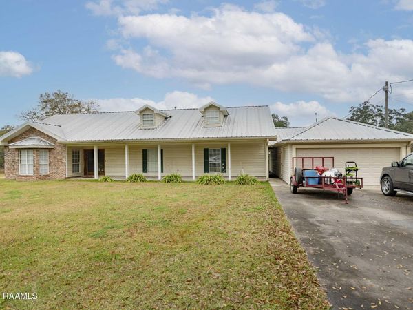 207 Sparrow Street, New Iberia, LA 70563