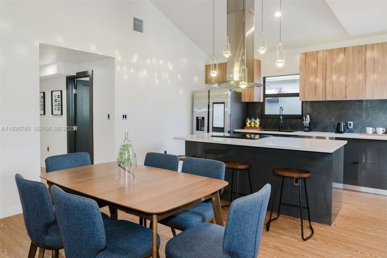 1040 NW 120th St, North Miami, FL 33168 Photo