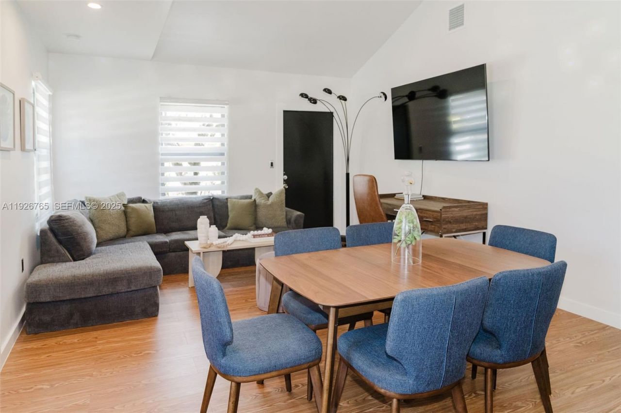 1040 NW 120th St, North Miami, FL 33168 Photo