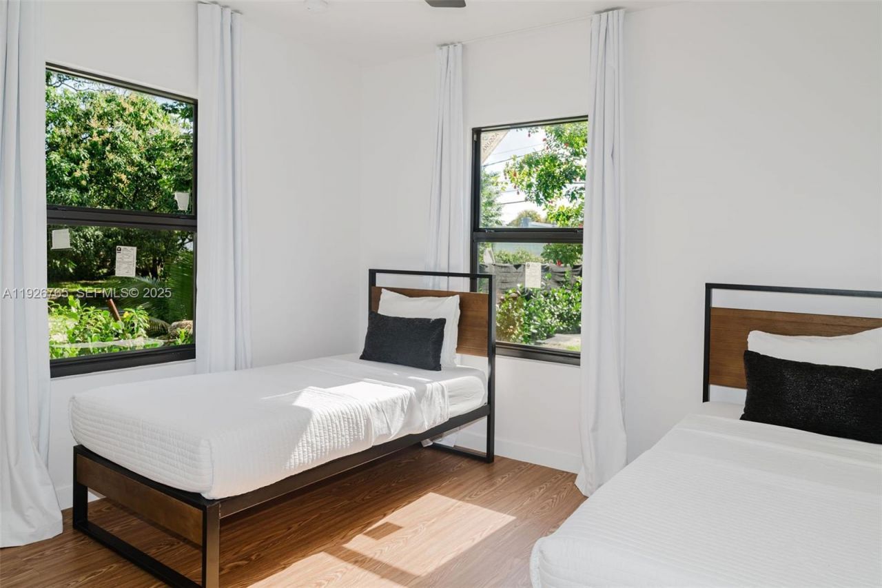 1040 NW 120th St, North Miami, FL 33168 Photo