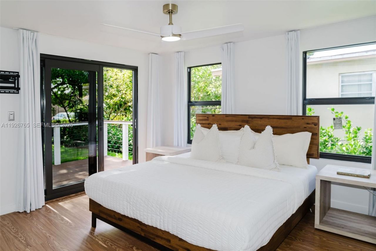 1040 NW 120th St, North Miami, FL 33168 Photo