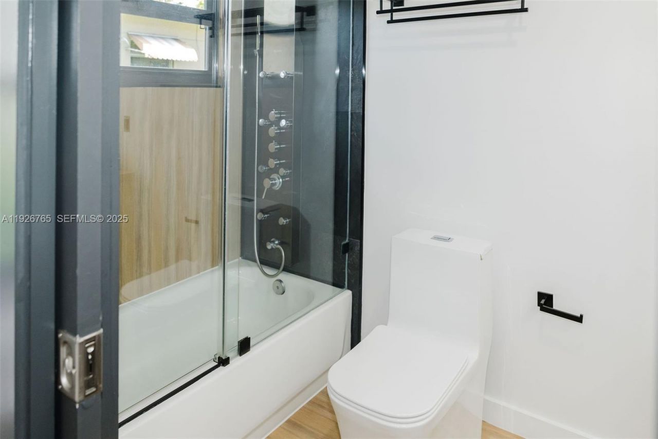 1040 NW 120th St, North Miami, FL 33168 Photo