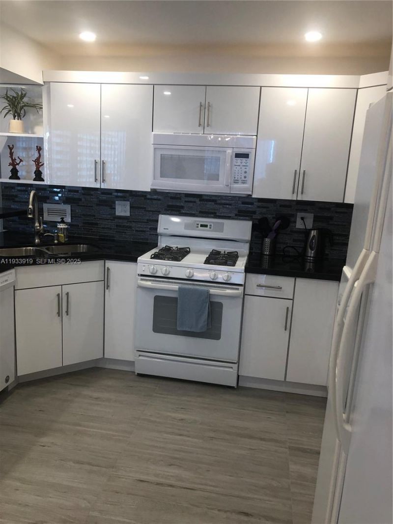 2030 S Ocean Dr, Unit 1826, Hallandale Beach, FL 33009 Photo