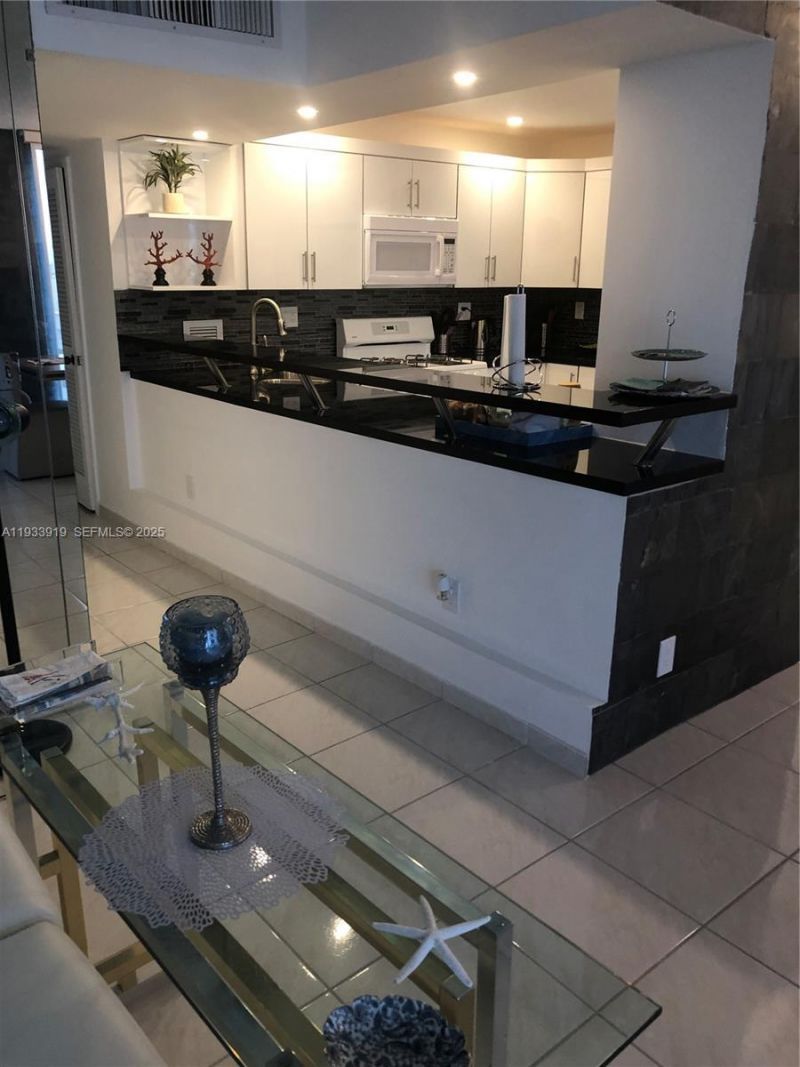 2030 S Ocean Dr, Unit 1826, Hallandale Beach, FL 33009 Photo