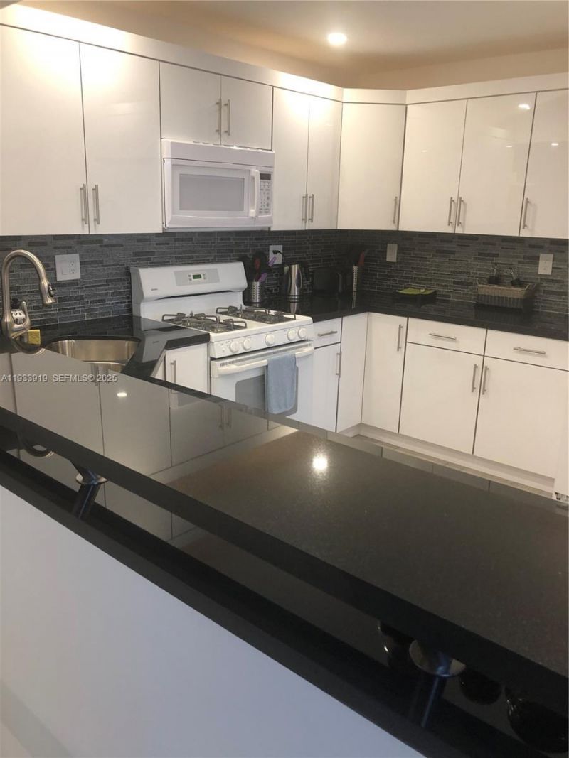 2030 S Ocean Dr, Unit 1826, Hallandale Beach, FL 33009 Photo