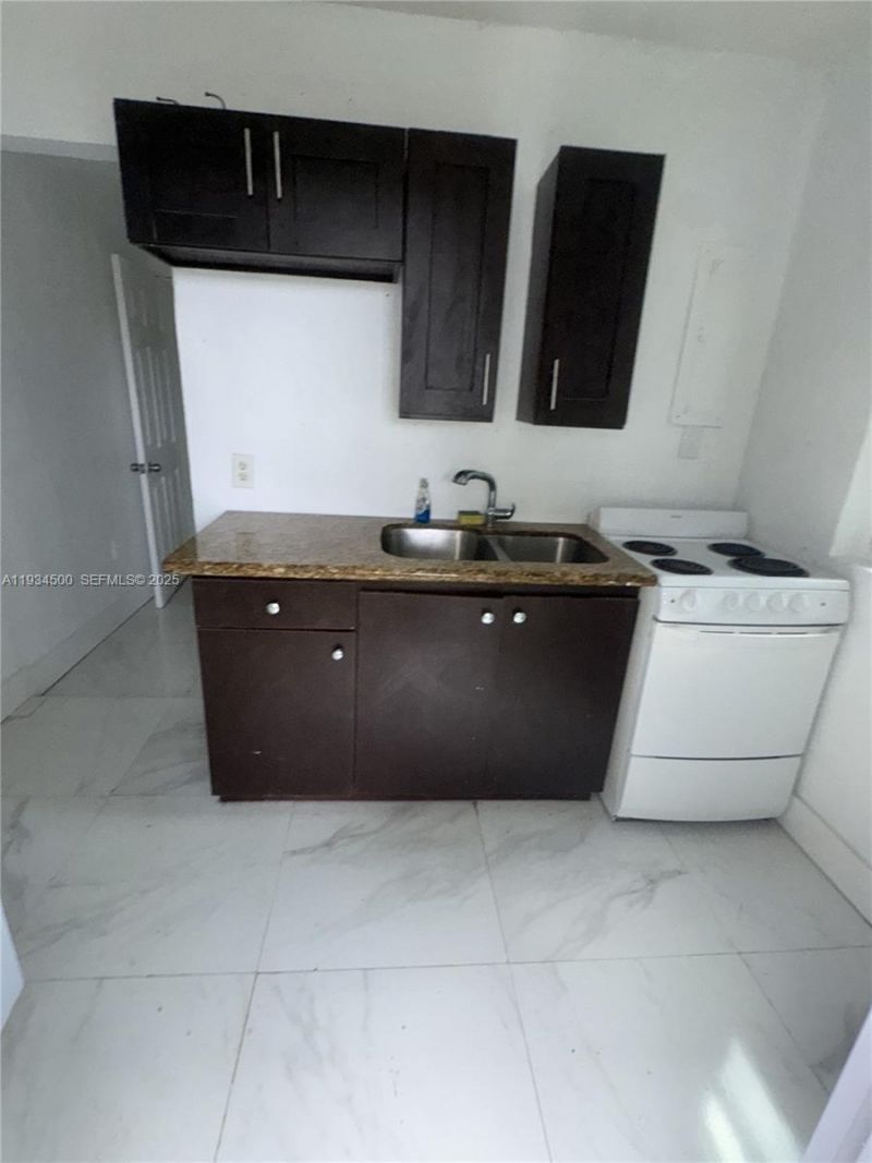 1121 NW 56th St, Miami, FL 33127 Photo