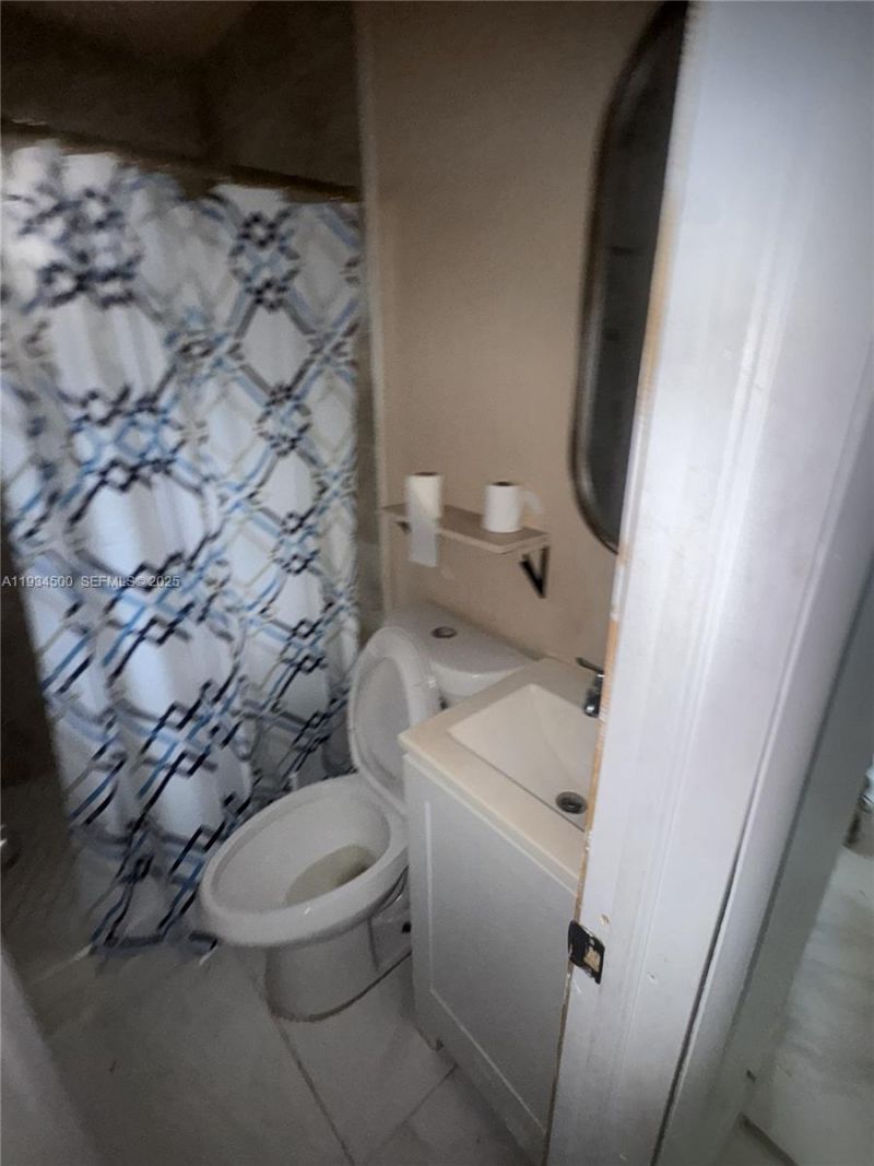 1121 NW 56th St, Miami, FL 33127 Photo