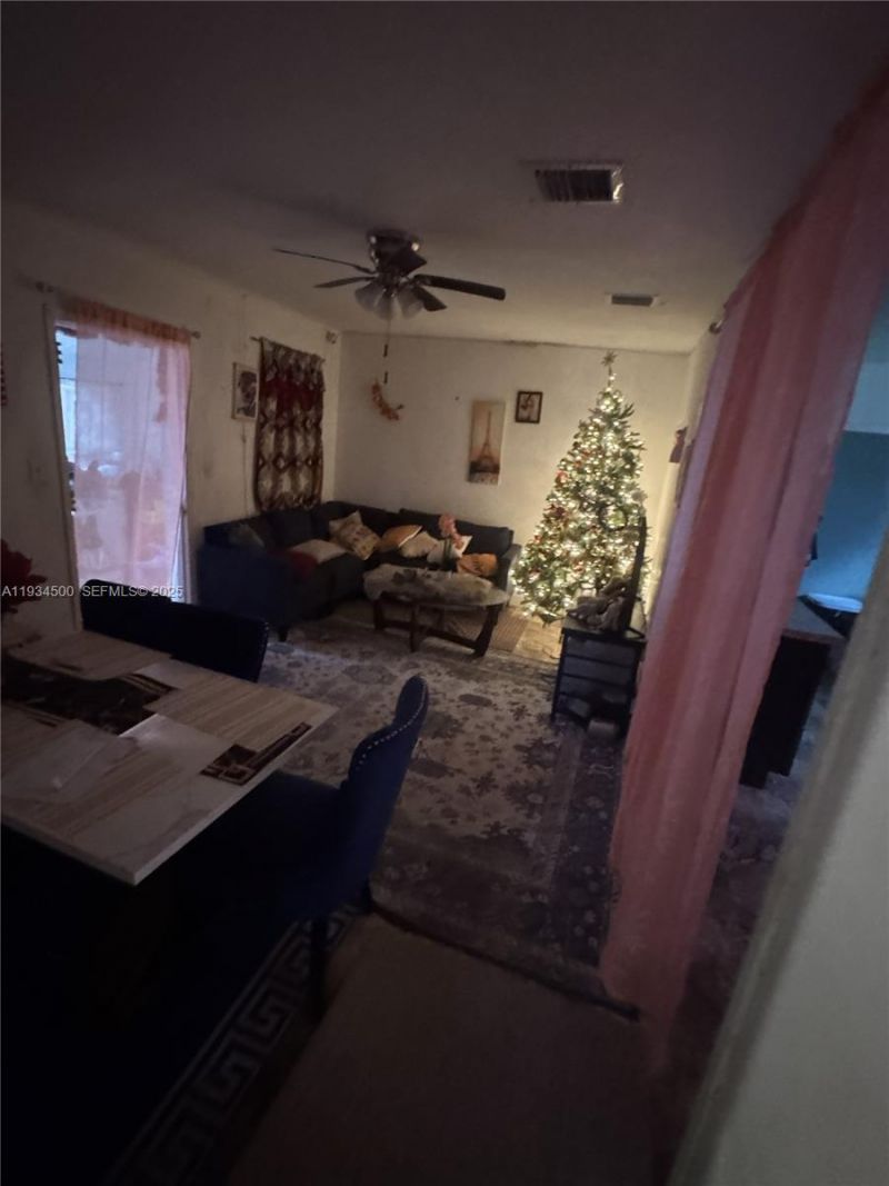 1121 NW 56th St, Miami, FL 33127 Photo