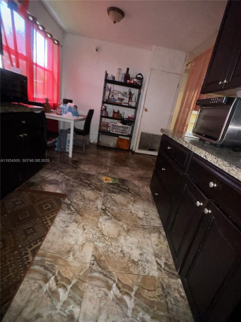 1121 NW 56th St, Miami, FL 33127 Photo