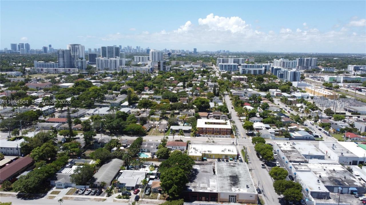 1950 Grant St , Hollywood, FL 33020 Photo