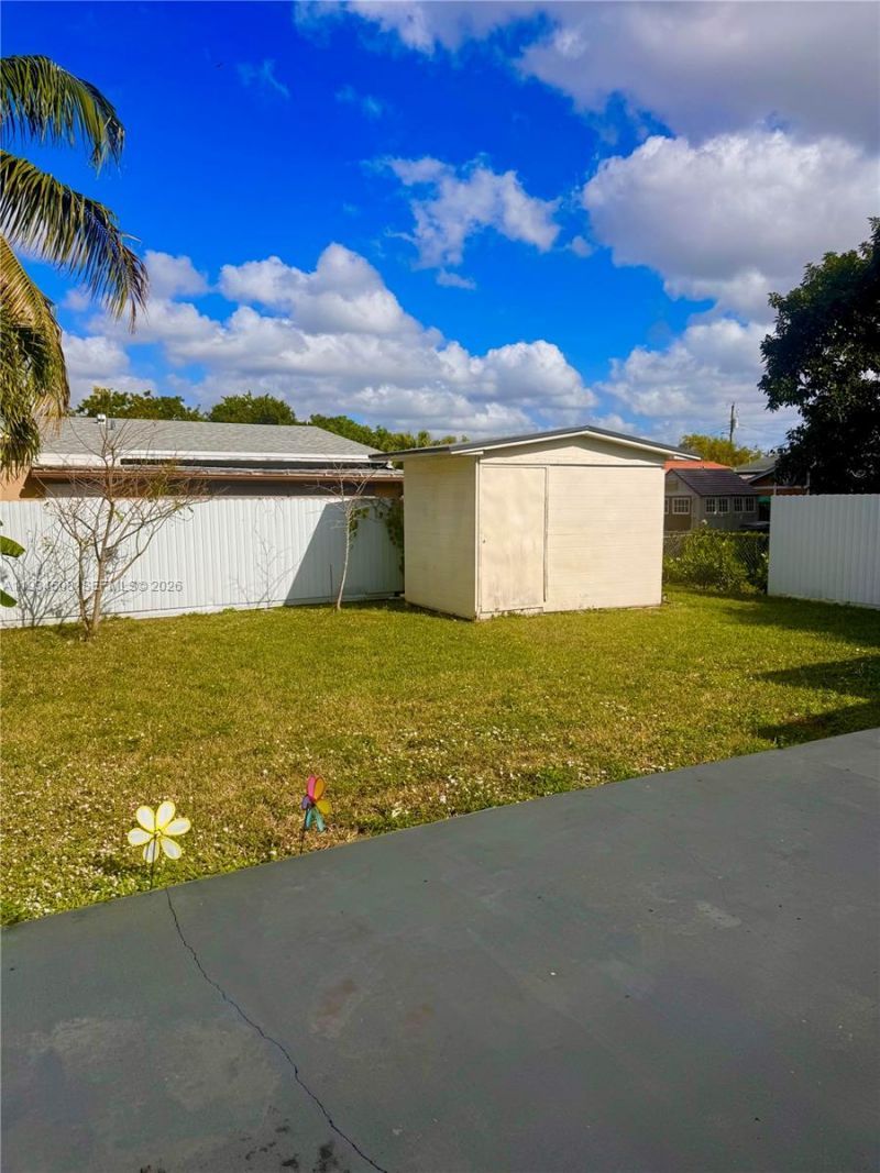 8935 SW 38th St, Miami, FL 33165 Photo