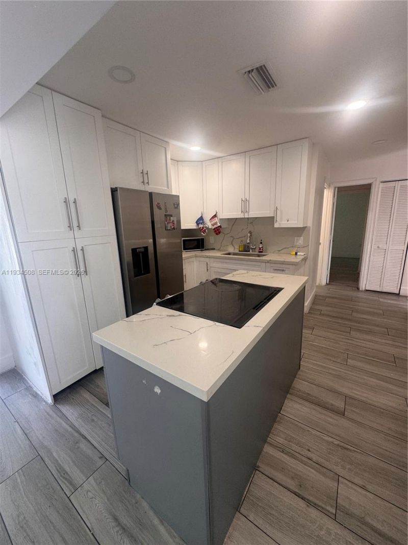 8935 SW 38th St, Miami, FL 33165 Photo