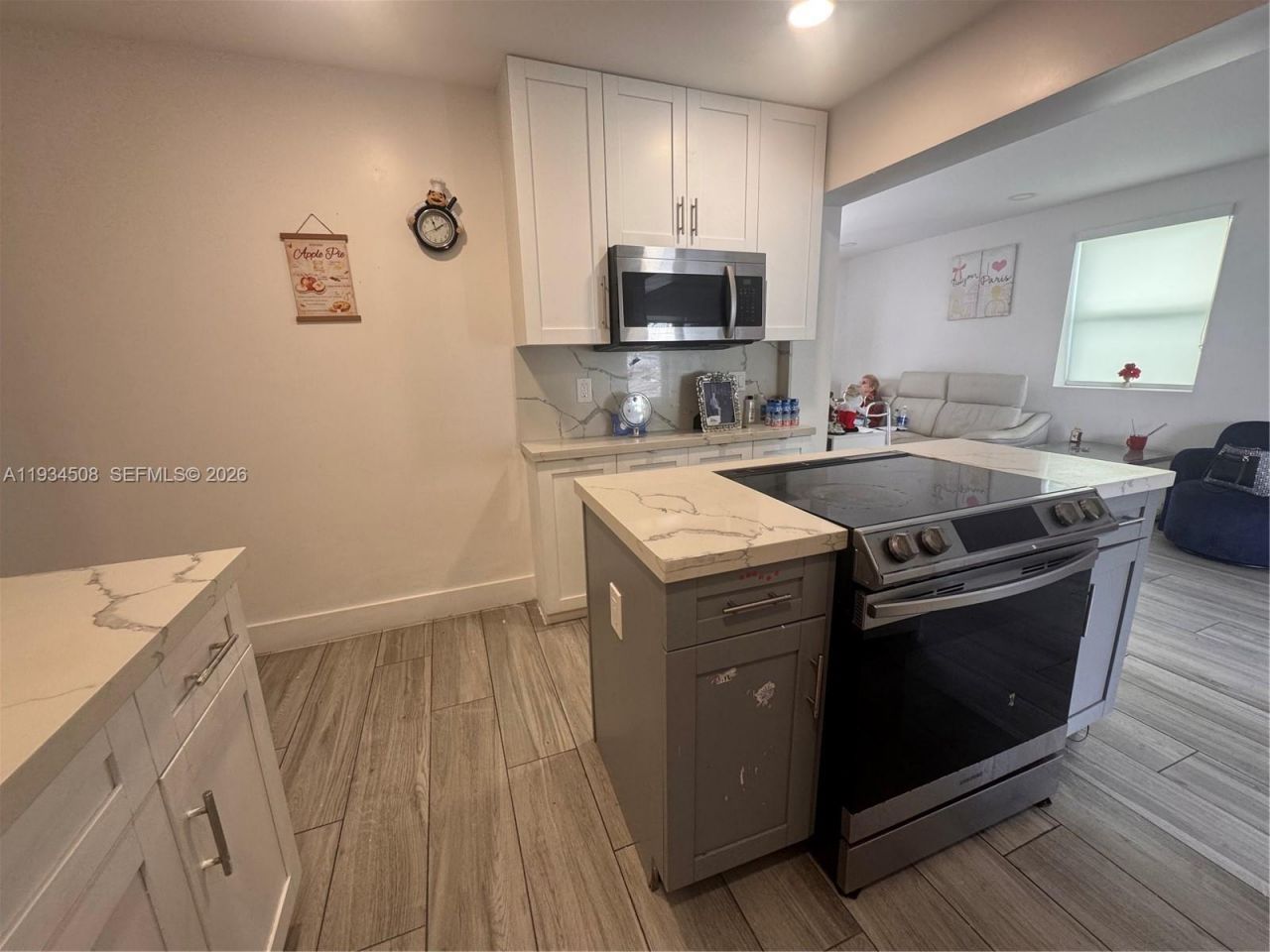8935 SW 38th St, Miami, FL 33165 Photo