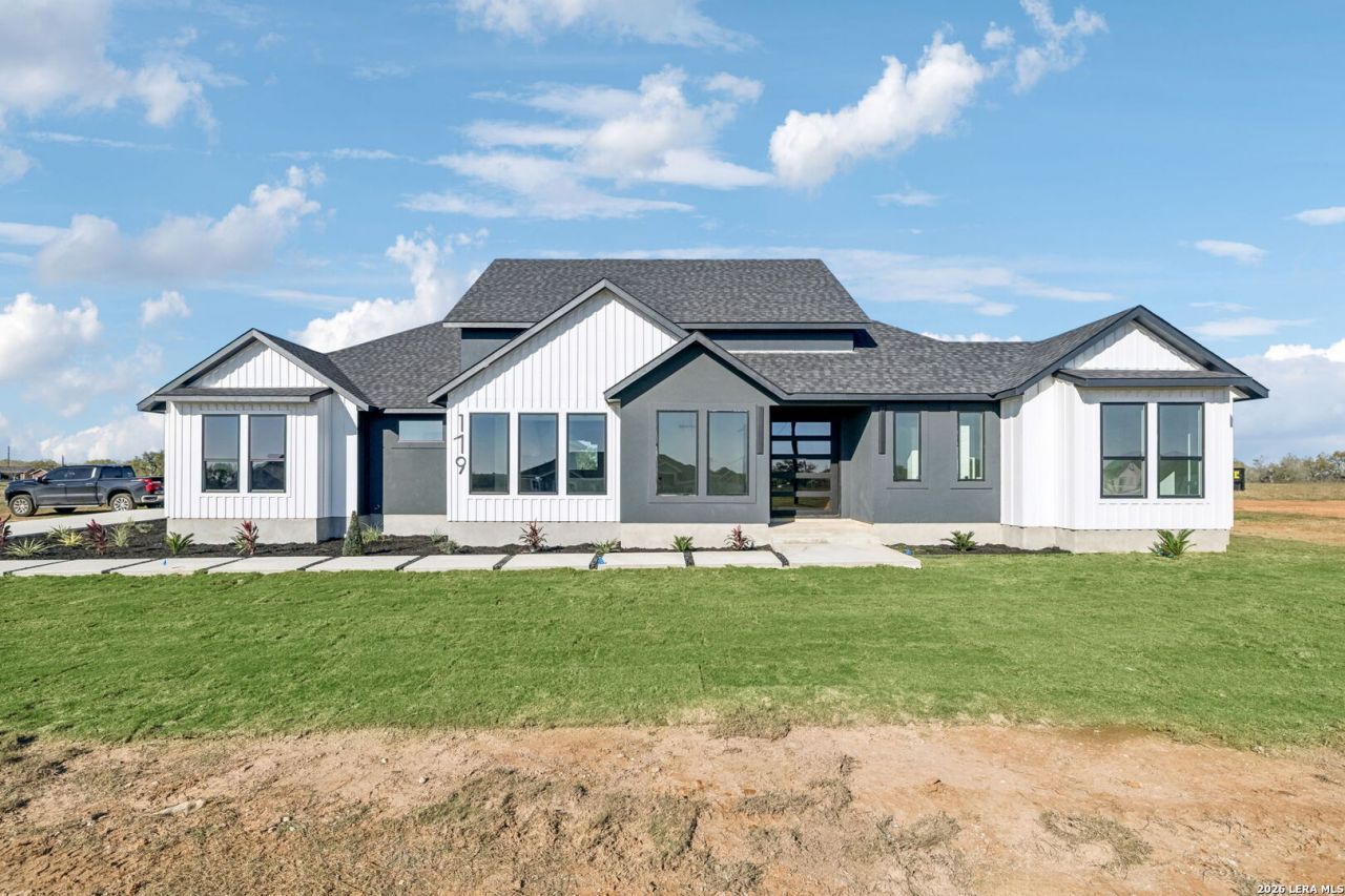 179 Hidden Ranch Ct., Floresville, TX 78114 Main Photo