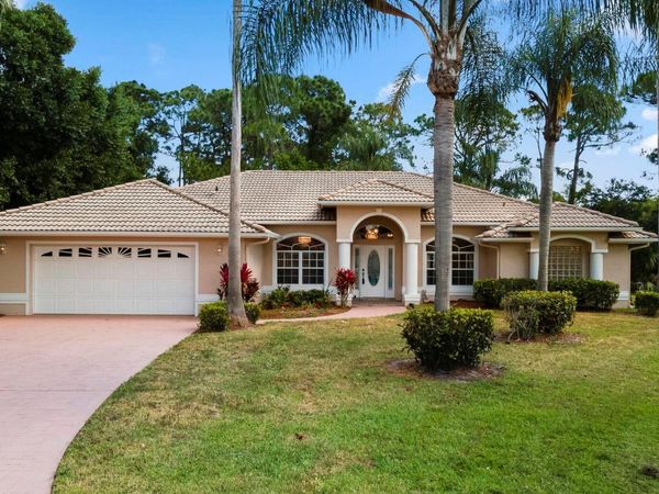 1698 SW Mockingbird Drive, Port Saint Lucie, FL 34986