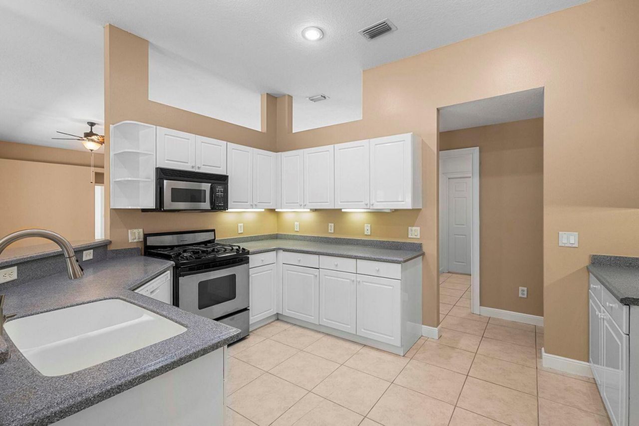 1698 SW Mockingbird Drive, Port Saint Lucie, FL 34986 Photo