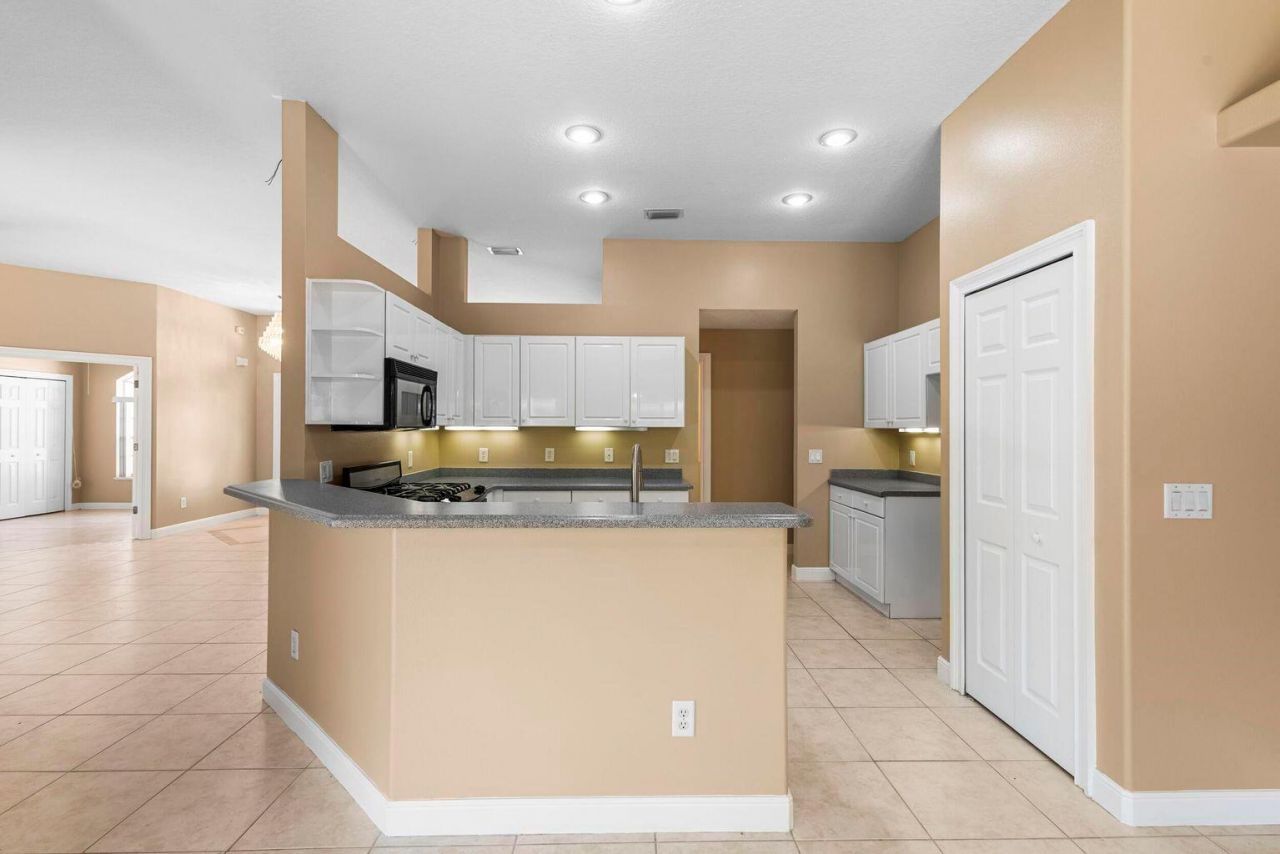 1698 SW Mockingbird Drive, Port Saint Lucie, FL 34986 Photo