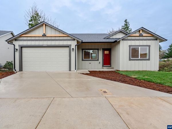 1423 45th Av, Sweet Home, OR 97386
