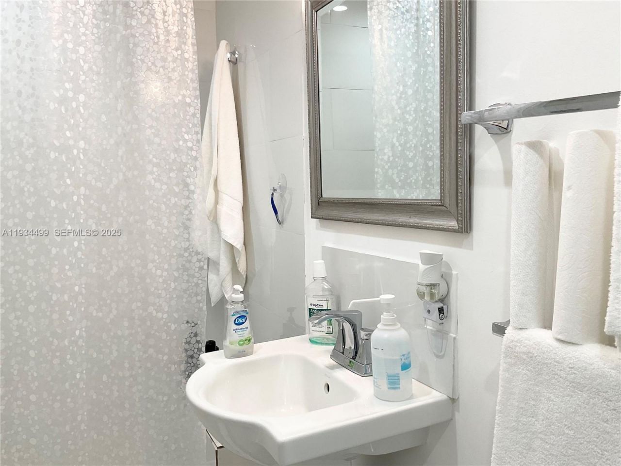 161 NW 145th St, Miami, FL 33168 Photo