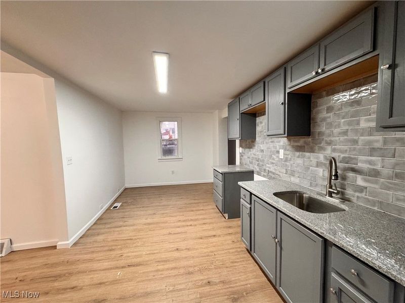 338 17th Street, Elyria, OH 44035 Photo 3